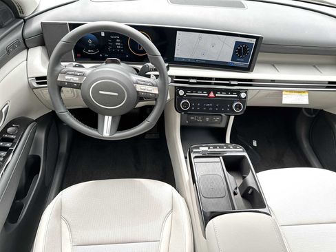 New 2026 Hyundai Tucson Limited w/ Tow & Go Package FWD image 11