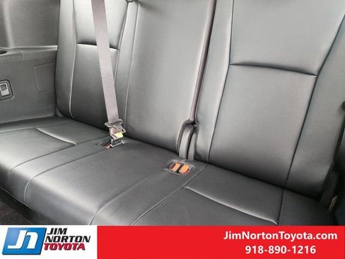 Used 2025 Toyota Highlander XLE AWD/4WD image 31