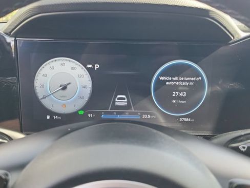 Certified 2023 Hyundai Elantra Limited FWD image 9