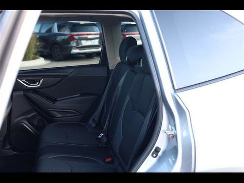 Used 2021 Subaru Forester Premium image 17