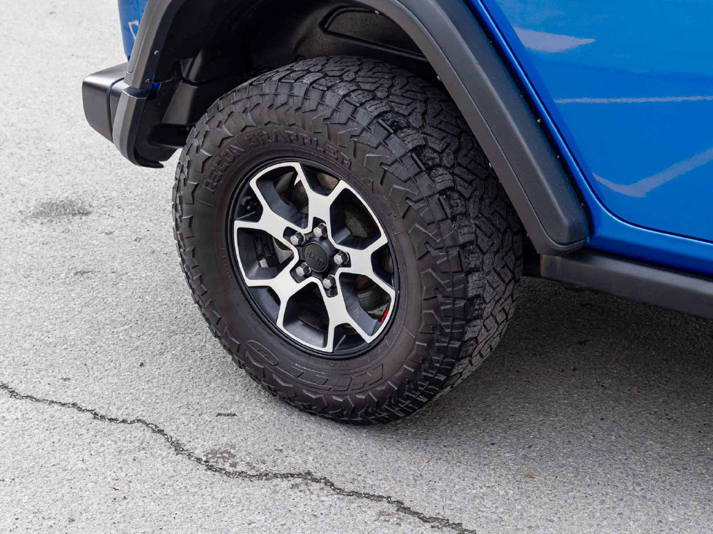 Used 2021 Jeep Wrangler Unlimited Rubicon w/ Dual Top Group AWD/4WD image 7