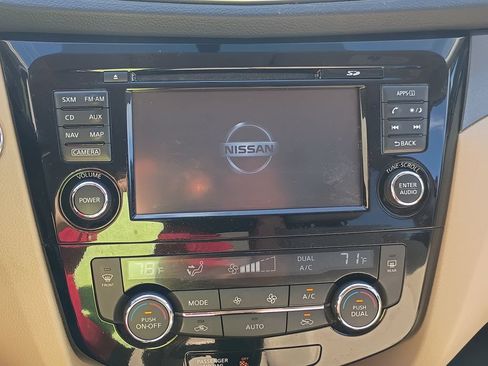 Used 2016 Nissan Rogue SV w/ SV Premium Package AWD/4WD image 20