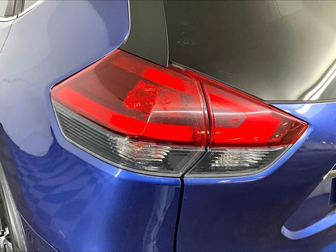 Used 2018 Nissan Rogue SL AWD/4WD image 27