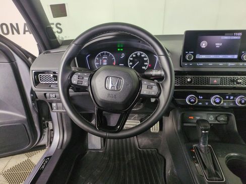 Used 2023 Honda Civic Sport image 13