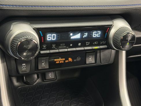 Used 2022 Toyota RAV4 XSE AWD/4WD image 17