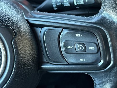 Used 2022 Jeep Wrangler Unlimited Sport image 32