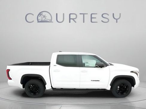 Used 2025 Toyota Tundra SR5 w/ SR5 Premium Package RWD image 15