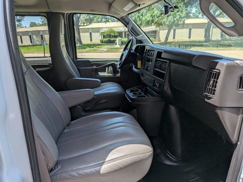Used 2023 Chevrolet Express 3500 LS RWD image 10