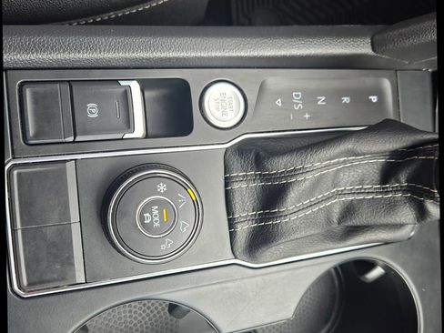 Used 2023 Volkswagen Atlas SE image 19