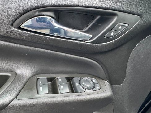 Used 2021 Chevrolet Equinox LT image 15