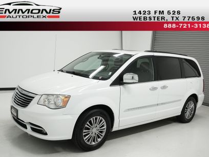 Used 2014 Chrysler Town & Country Touring-L w/ Driver Convenience Group