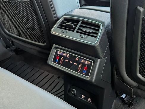 Used 2021 Audi e-tron Premium w/ Towing Package image 65