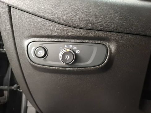 Used 2022 Chevrolet Equinox RS w/ Infotainment Package FWD image 17