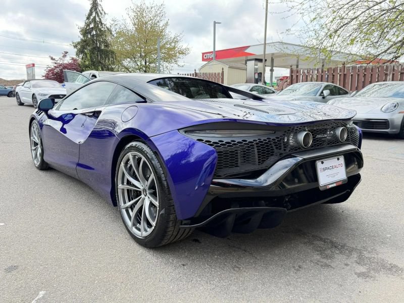 Used 2023 McLaren Artura RWD image 8