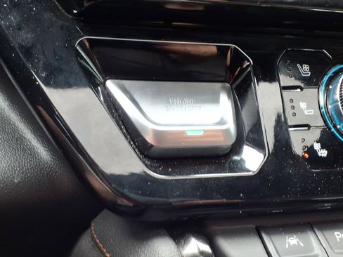 Used 2024 GMC Sierra 1500 AT4 w/ Technology Package image 16