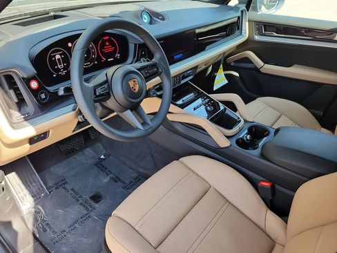New 2026 Porsche Cayenne Coupe AWD/4WD image 4