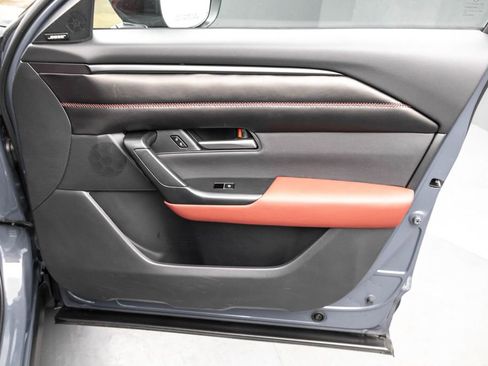 Used 2025 MAZDA CX-50 AWD 2.5 Hybrid w/ Premium Pkg image 37