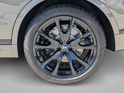 Used 2026 BMW X7 xDrive40i w/ M Sport Package AWD/4WD image 10