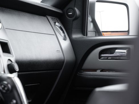 Used 2015 Ford Expedition EL Platinum image 16