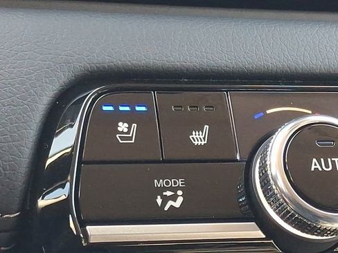 Used 2025 Honda Pilot Elite image 27