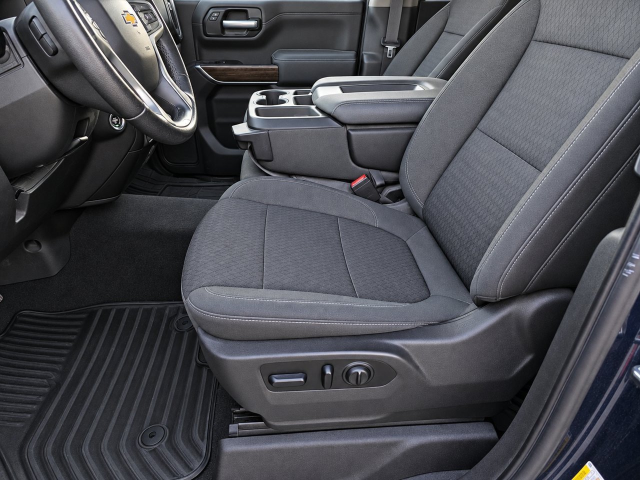 Used 2021 Chevrolet Silverado 1500 LT w/ Bed Protection Package AWD/4WD image 15