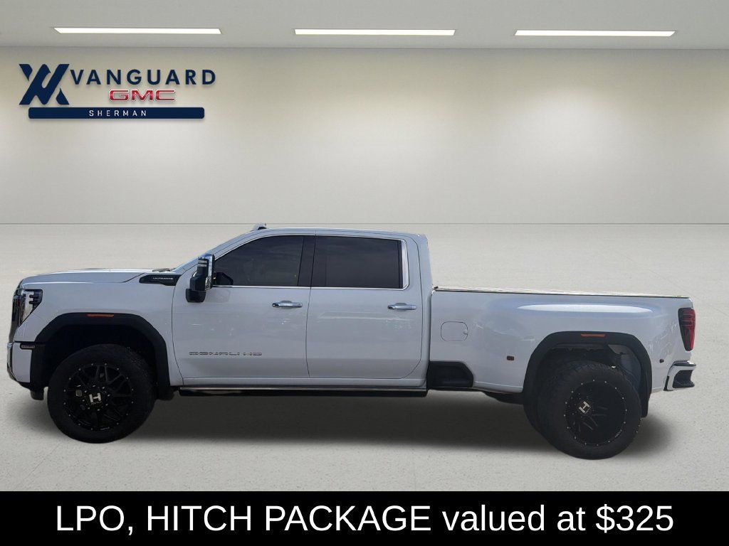Used 2024 GMC Sierra 3500 Denali Ultimate AWD/4WD image 4