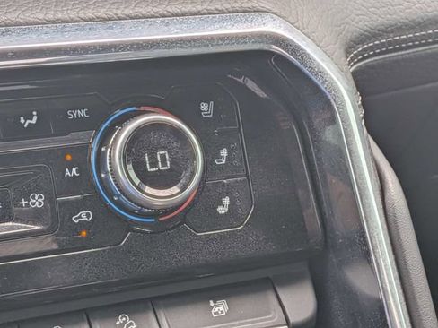 Used 2024 GMC Sierra 1500 Denali w/ Technology Package AWD/4WD image 23