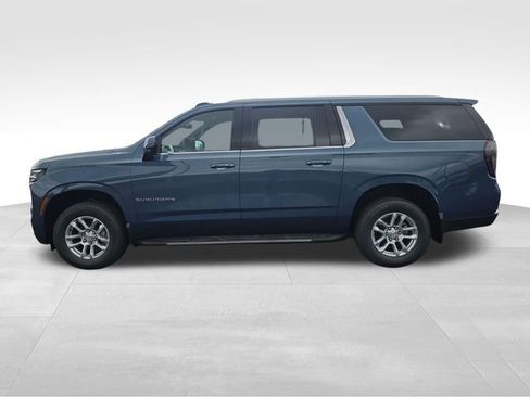 New 2026 Chevrolet Suburban LT image 2