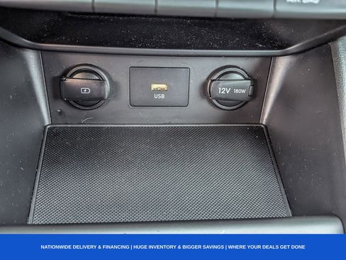 Used 2022 Hyundai Kona SE image 31