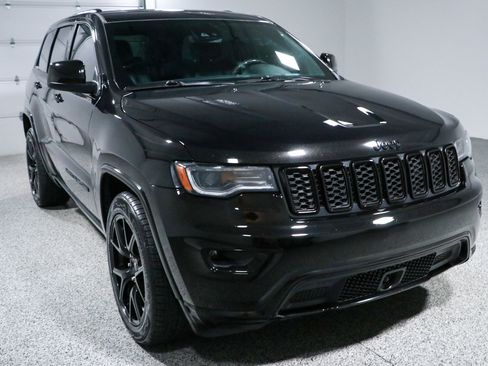 Used 2021 Jeep Grand Cherokee Laredo X RWD image 5