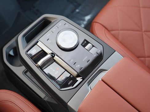 New 2026 BMW iX xDrive45 w/ M Sport Package image 18