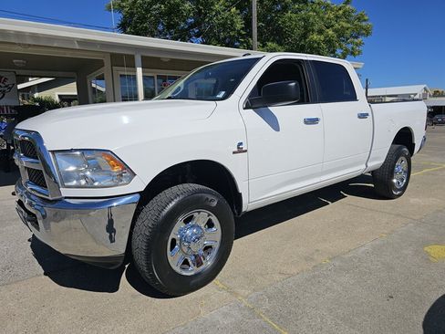 Used 2017 RAM 2500 SLT AWD/4WD image 2