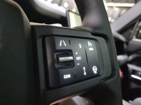 New 2026 Land Rover Defender 110 X-Dynamic SE AWD/4WD image 16