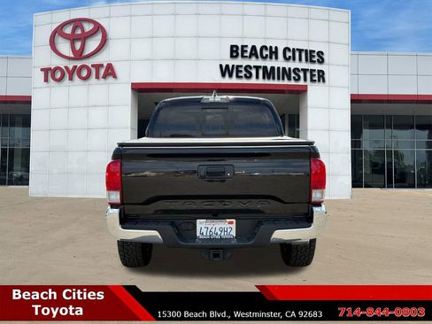 Used 2017 Toyota Tacoma TRD Off-Road w/ Tow Package RWD image 10