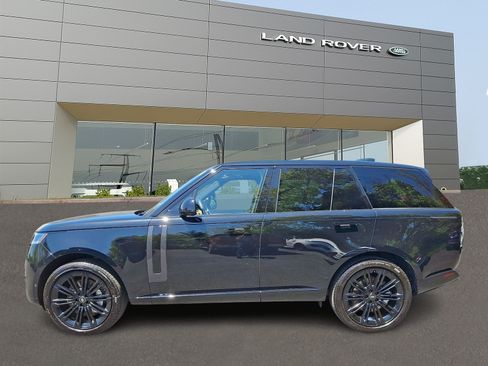 Used 2025 Land Rover Range Rover SE AWD/4WD image 6