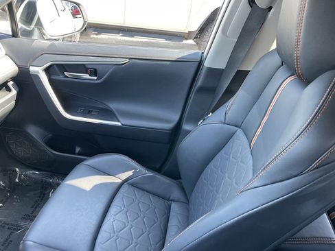 Used 2024 Toyota RAV4 Adventure image 17