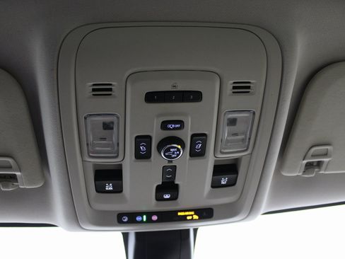 Used 2021 GMC Yukon XL Denali image 38