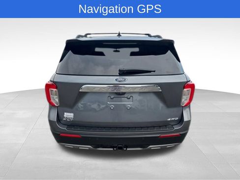 Used 2022 Ford Explorer XLT w/ Equipment Group 202A AWD/4WD image 4