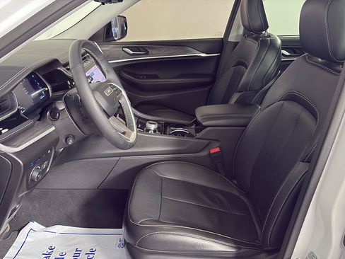 Used 2022 Jeep Grand Cherokee Limited 4xe w/ Luxury Tech Group II AWD/4WD image 23