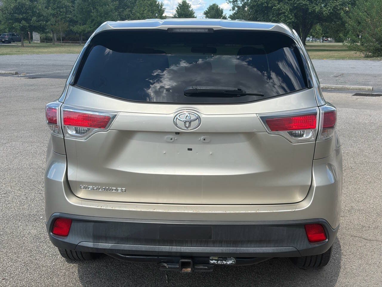 Used 2016 Toyota Highlander LE FWD image 7