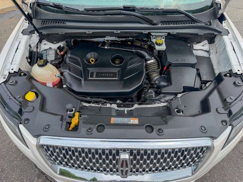 Used 2019 Lincoln MKC Reserve w/ MKC Technology Package FWD image 25