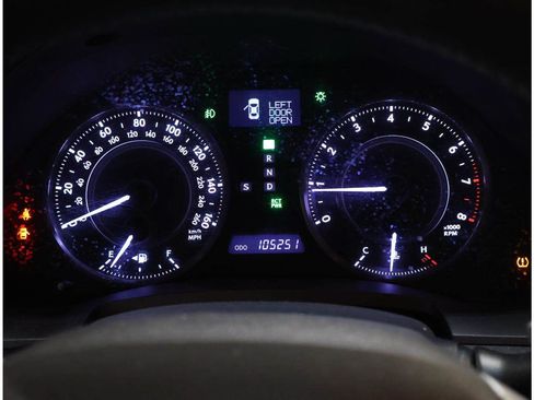 Used 2011 Lexus IS 250C RWD image 22
