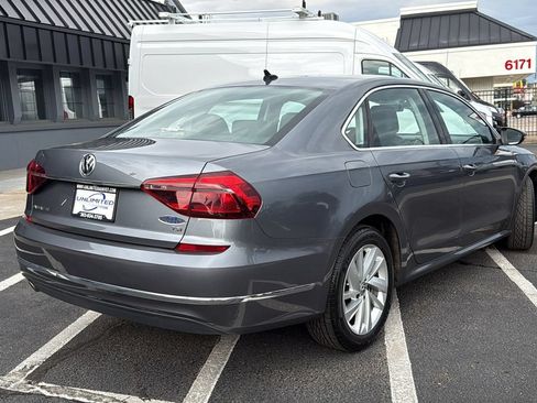 Used 2018 Volkswagen Passat 2.0T SE FWD image 3