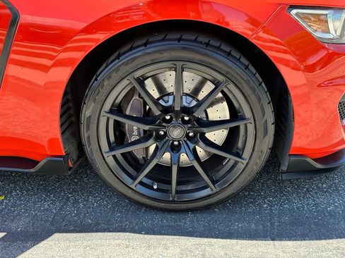 Used 2016 Ford Mustang Shelby GT350 w/ Technology Package RWD image 15