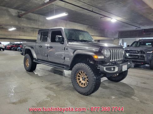 Used 2021 Jeep Gladiator Overland w/ Popular Equipment Package image 2