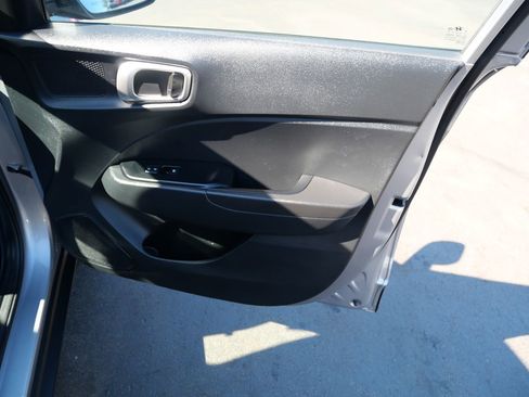 Used 2023 Hyundai Venue SEL FWD image 31