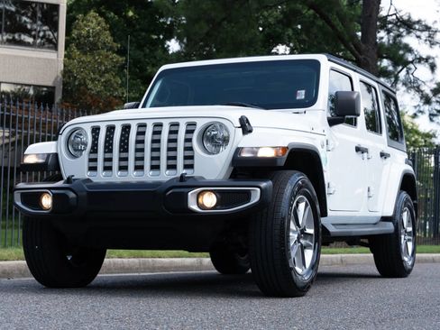 Used 2020 Jeep Wrangler Unlimited Sahara AWD/4WD image 2
