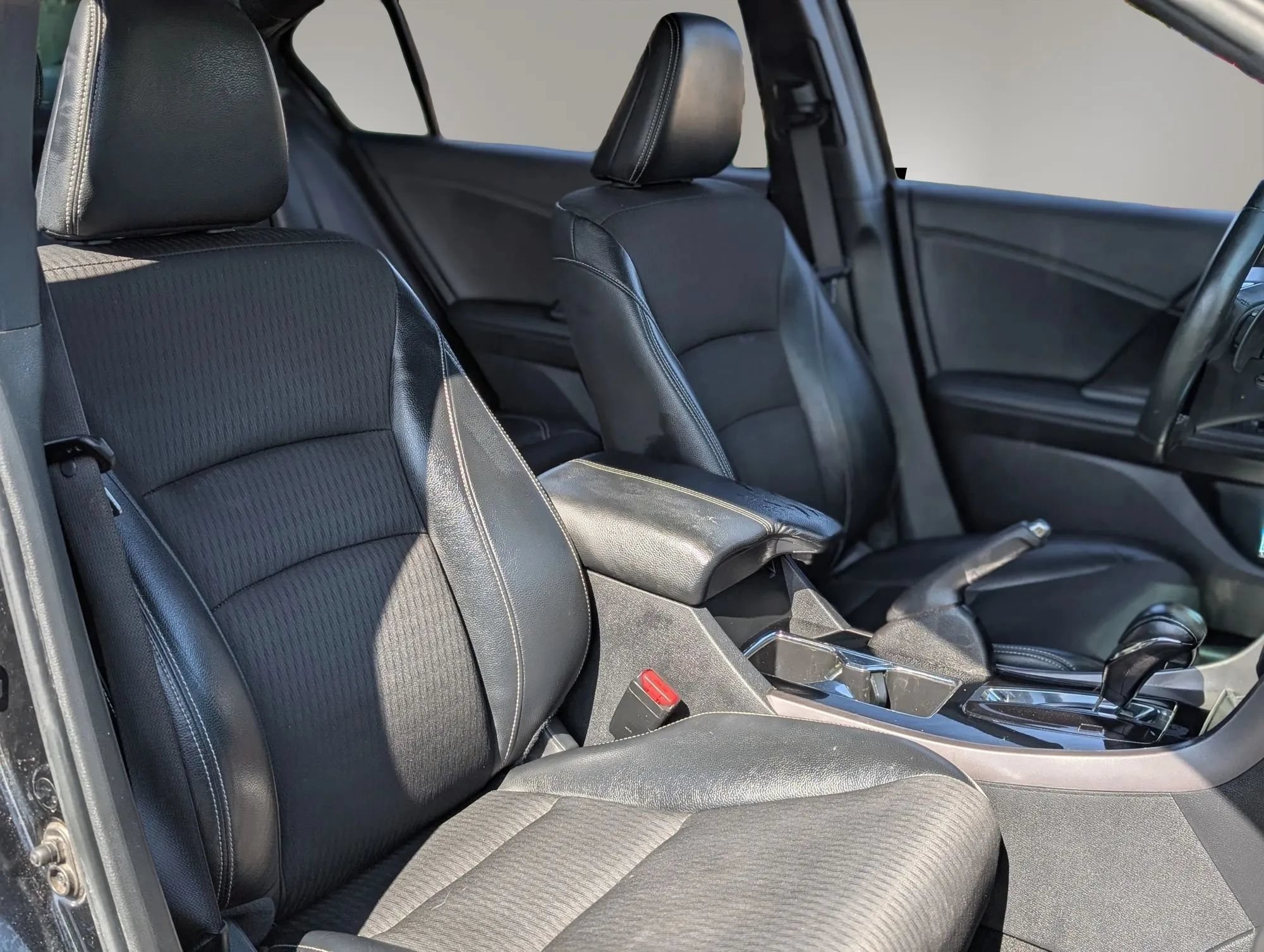 Used 2016 Honda Accord Sport image 25