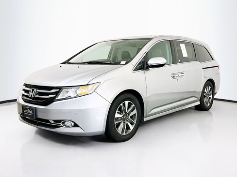 Used 2016 Honda Odyssey Touring Elite image 3