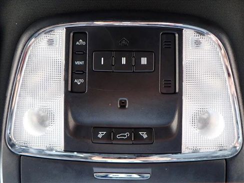 Used 2018 Jeep Grand Cherokee Limited image 24